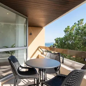 Coastal Charm By Lovelystay Apartment